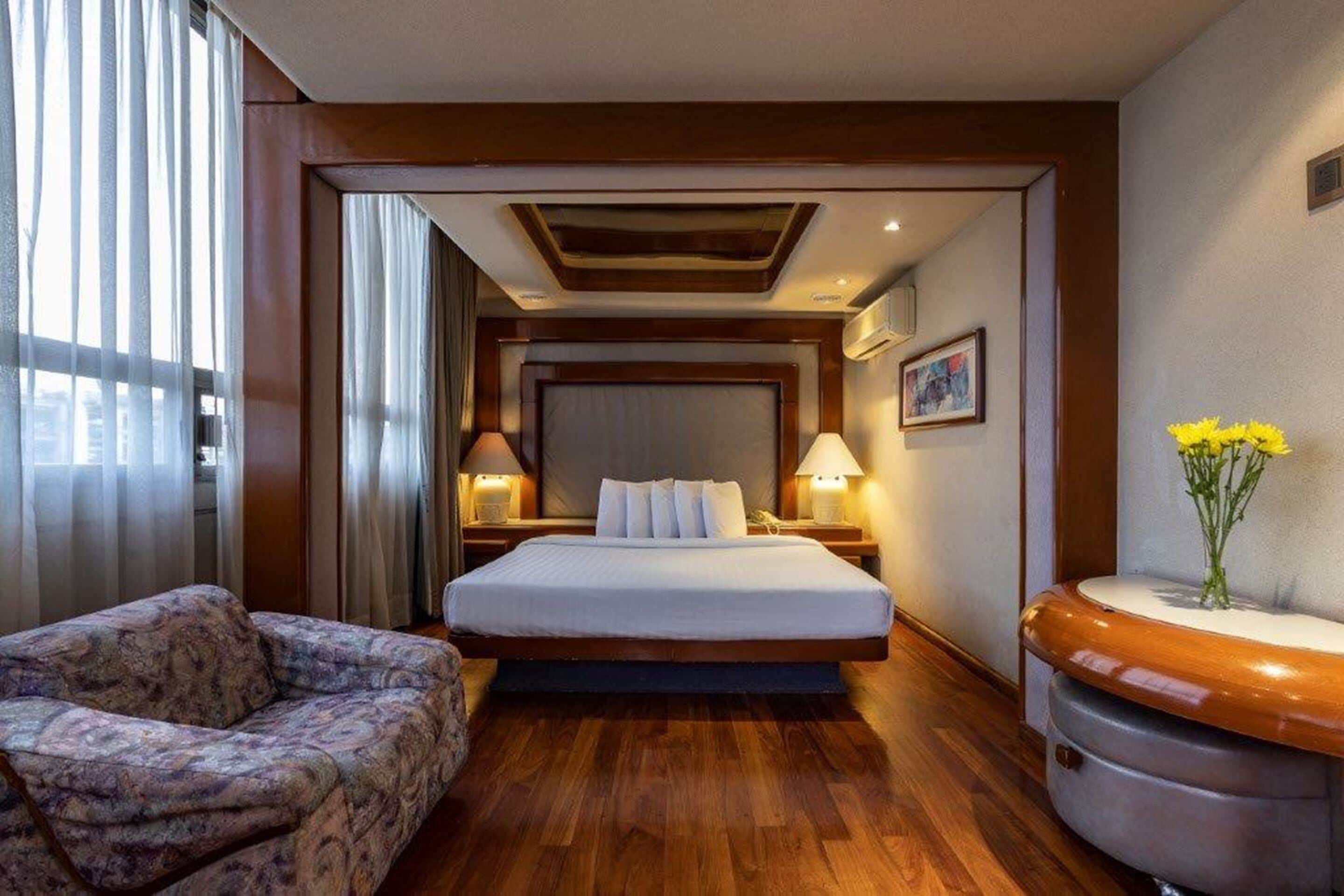 premium suite | 1 bedroom, premium bedding, in-room safe, desk