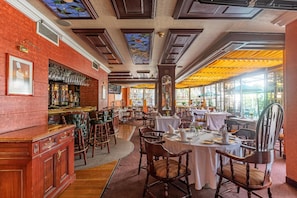 Breakfast, lunch, dinner served; local and international cuisine