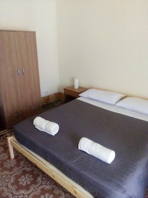 Chambre Double | Bureau, Wi-Fi gratuit, draps fournis