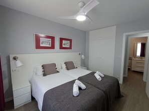 2 bedrooms, iron/ironing board, Internet, bed sheets