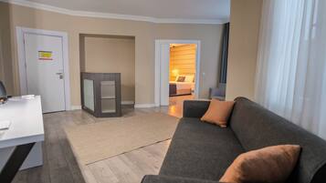 Suite, Whirlpool | Wohnbereich | LCD-Fernseher