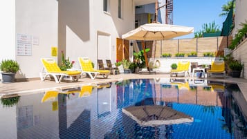 Piscine extérieure (ouverte en saison)