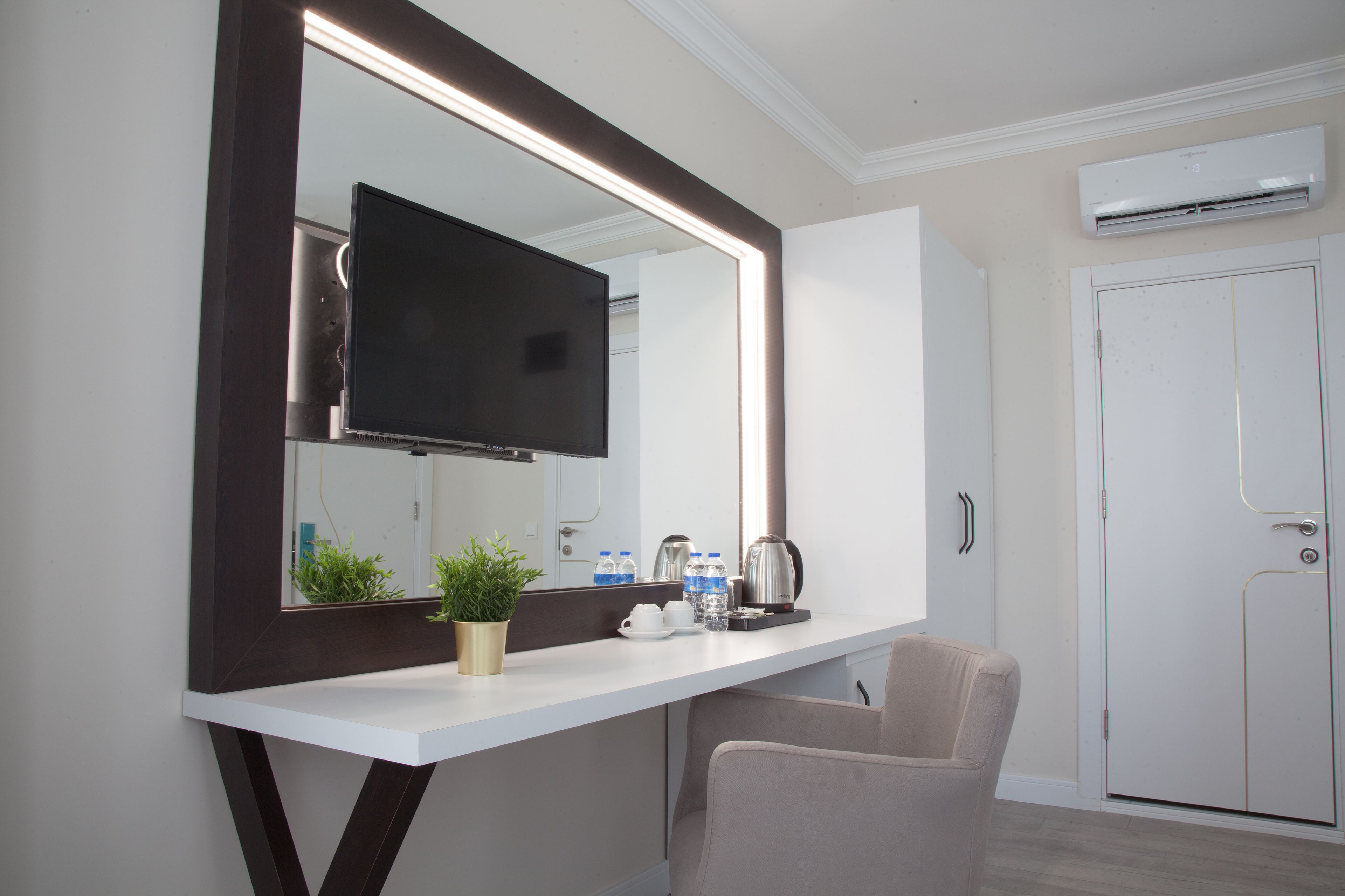 1 bedroom, minibar, desk, soundproofing