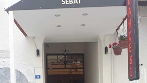 Unclassified image, 4 of 9, button - HOTEL SEBAT (Cesme)