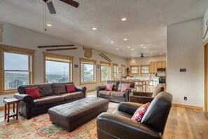 TV, fireplace, DVD player