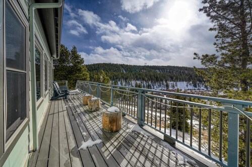 Mountain Majesty-HOT TUB! Minutes to Ski Cooper-Private fishing out your door!