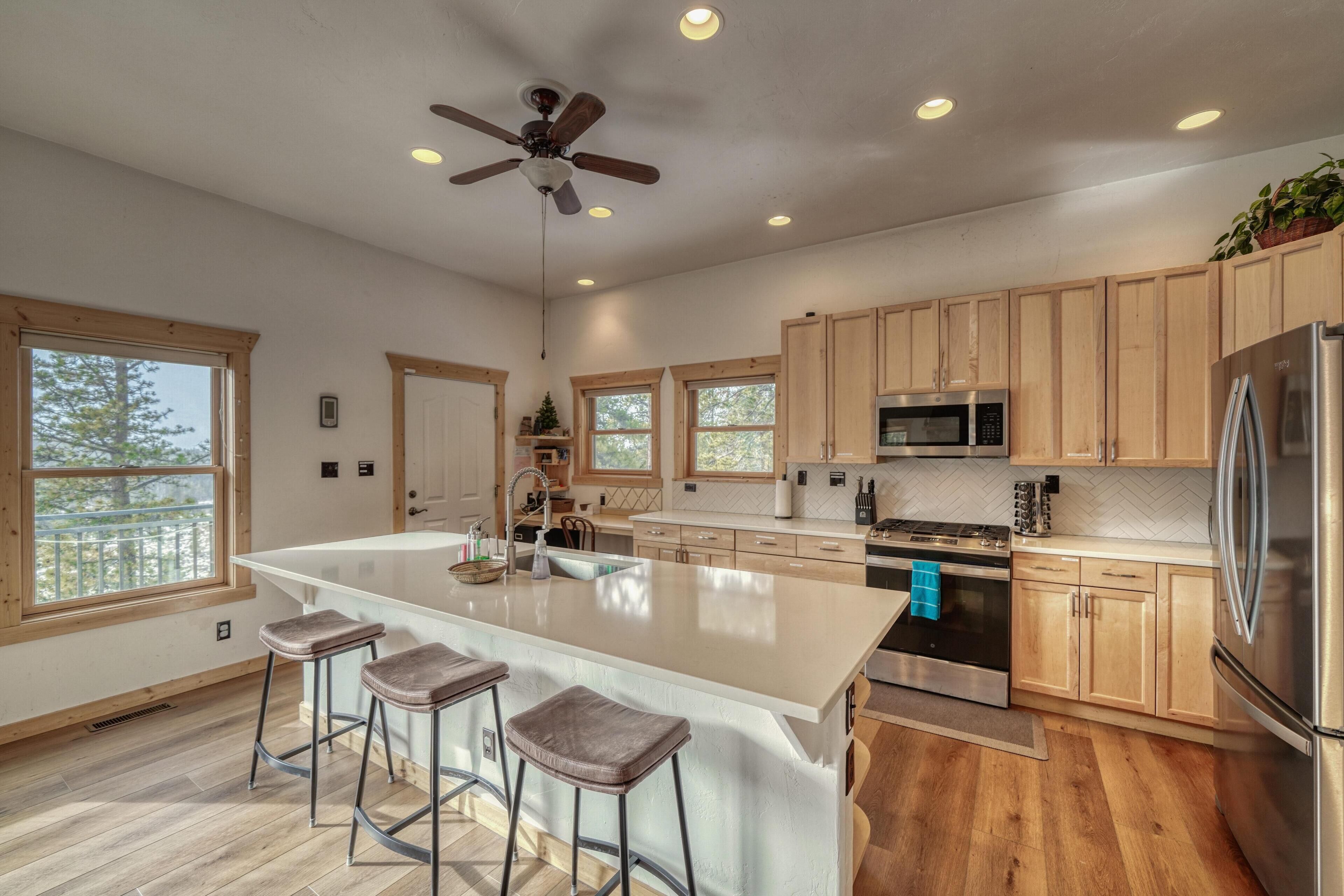 Refrigerador, microondas, horno y lavavajillas 