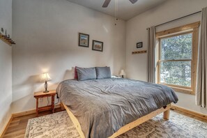 5 bedrooms, iron/ironing board, free WiFi, bed sheets