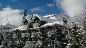 Exterior - Warm townhouse near village w/ BBQ (Whistler)