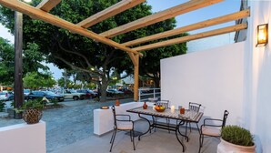 Outdoor dining - Casa Kariki - a traditional house in Psinthos (Rhodes)