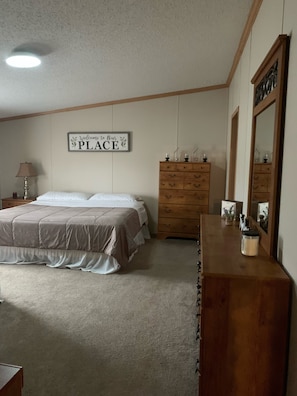 3 bedrooms, WiFi, bed sheets