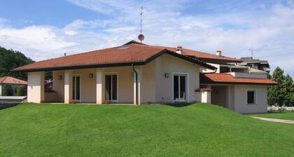 Two-room apartment with garden