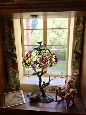 Individually decorated, individually furnished, laptop workspace - Historic Valle Verde Ranch (Tubac)