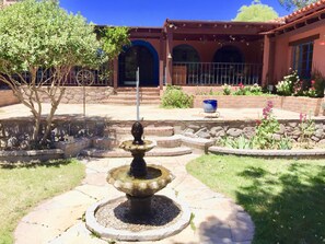 Exclusive House | Courtyard view