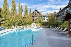 Pool - Bright condo w/ ski access & pool (Whistler)