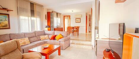 Téléviseur connecté, foyer, lecteur de DVD