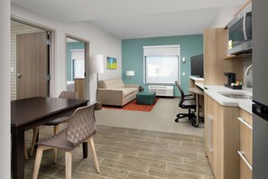 Suite, 1 Schlafzimmer, Nichtraucher | Hochwertige Bettwaren, Zimmersafe, Schreibtisch, Verdunkelungsvorhänge