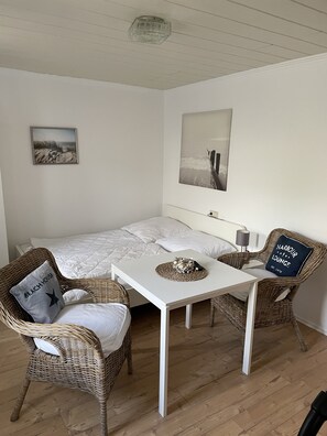 Free WiFi - North Sea coast directly on the dike + natural beach (Hilgenriedersiel)
