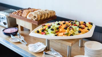 Café da manhã mediante uma taxa durante a semana