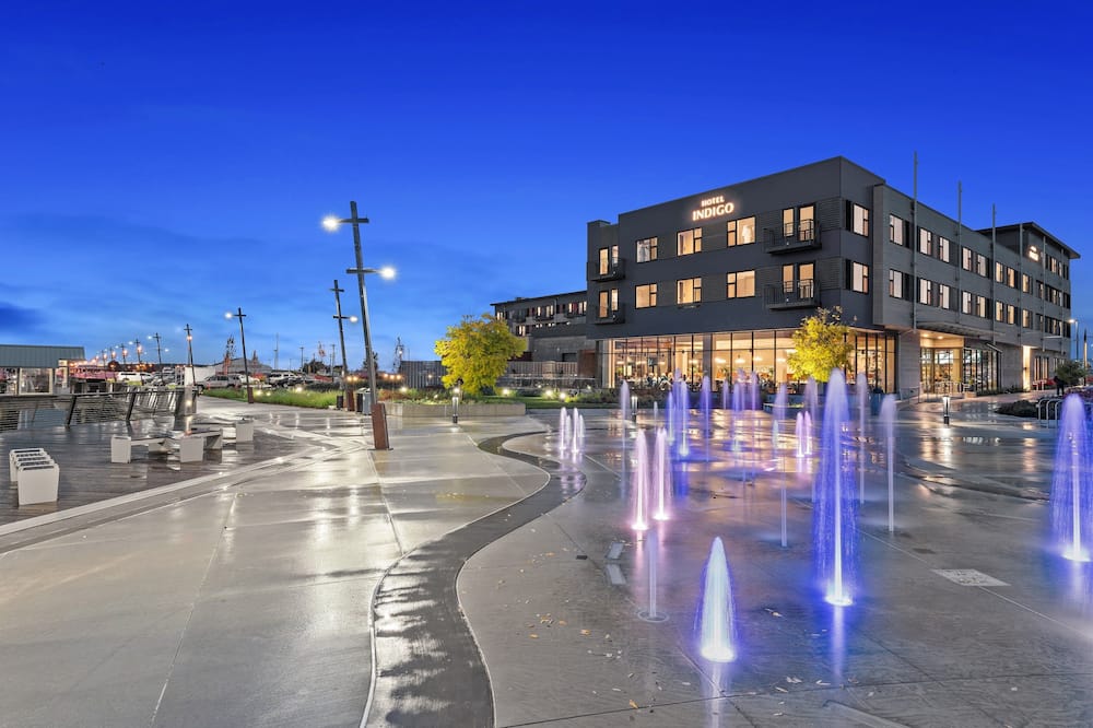 Hotel Indigo Everett - Waterfront Place by IHG