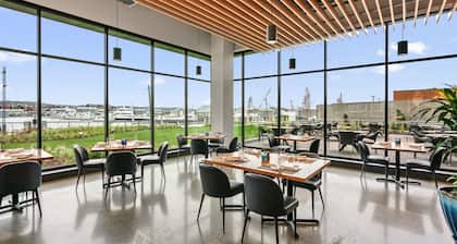 Hotel Indigo Everett - Waterfront Place by IHG