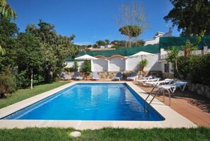 Pool - Club Villamar - A fantastic, fully detached villa close to the Mediterranean Sea for 14 people. (Lloret de Mar)