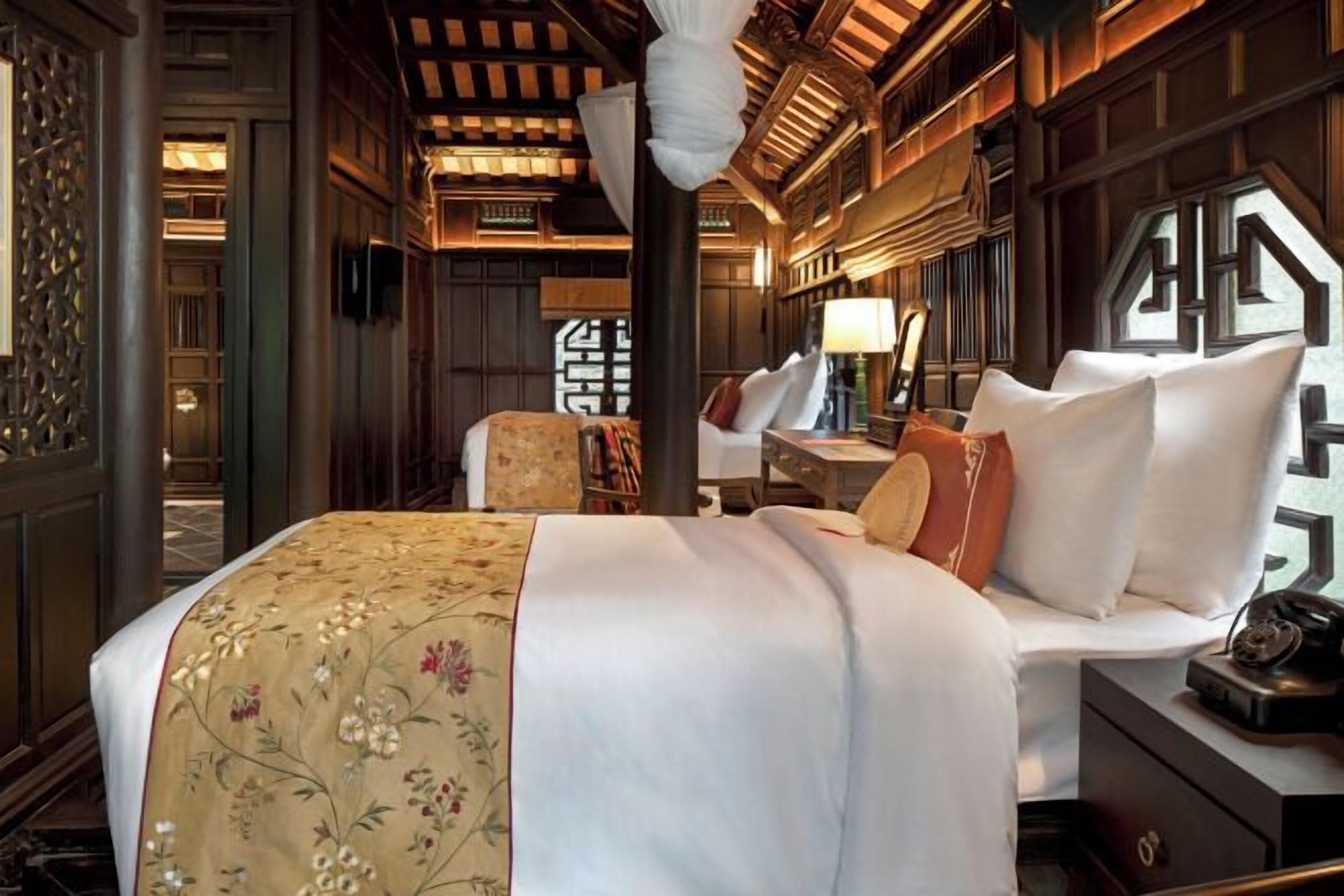 Ropa de cama de alta calidad, camas con pillow-top y minibar 