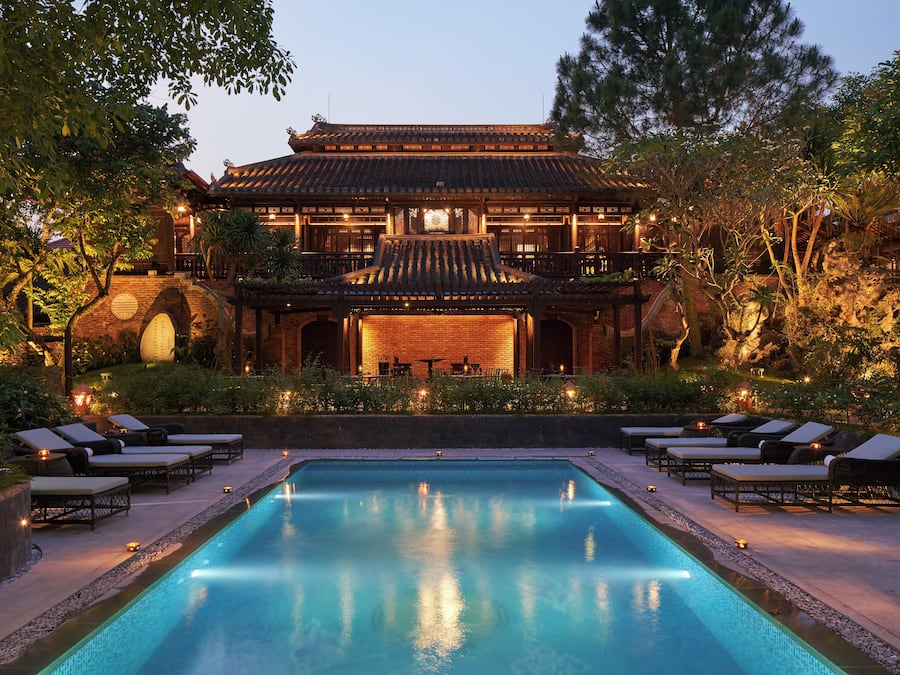 3 restaurants, breakfast, lunch served; local and international cuisine