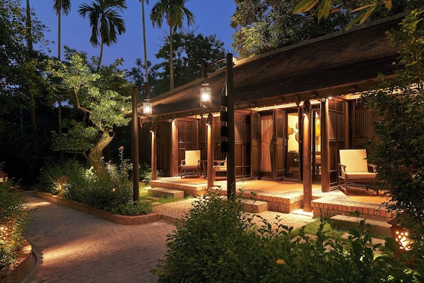 Quang cảnh sân vườn