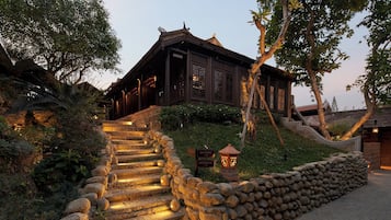 Habitación doble Deluxe, tina (Vong Canh) | Vista al jardín