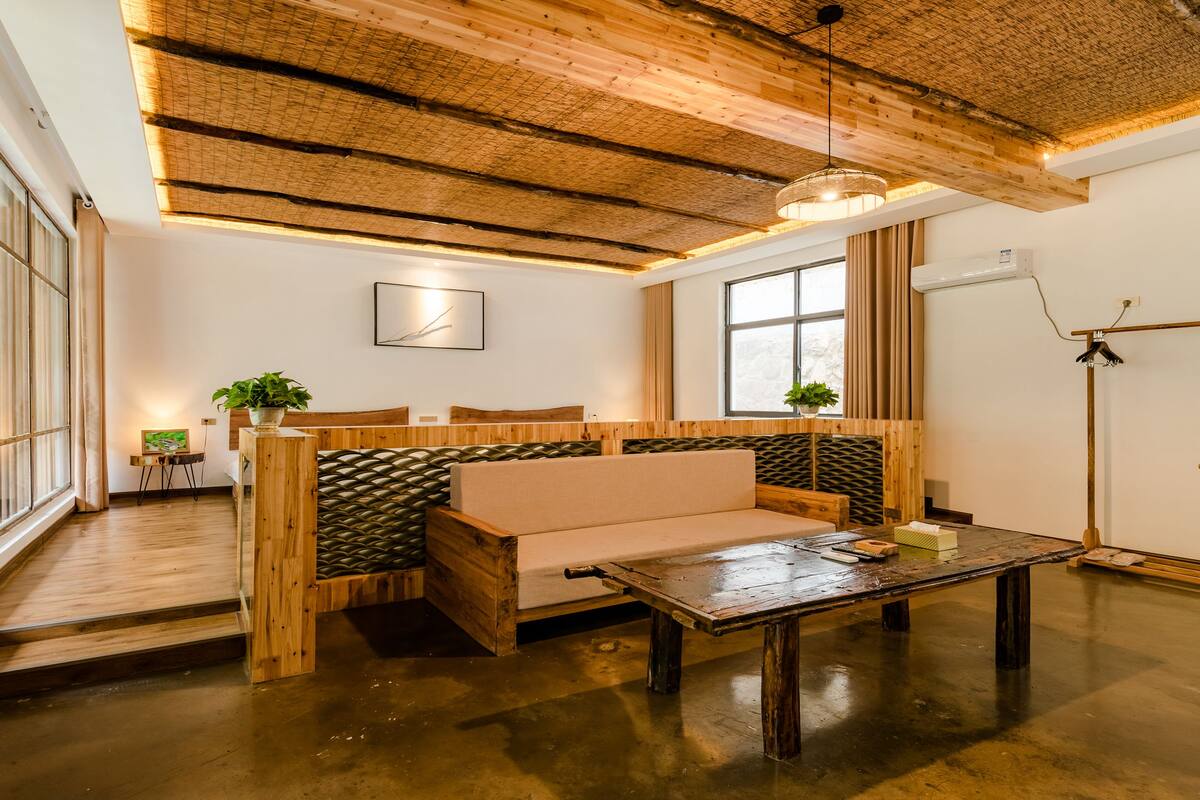 Suite superior, 2 camas dobles | 1 dormitorio, escritorio, wifi gratis y decoración individual