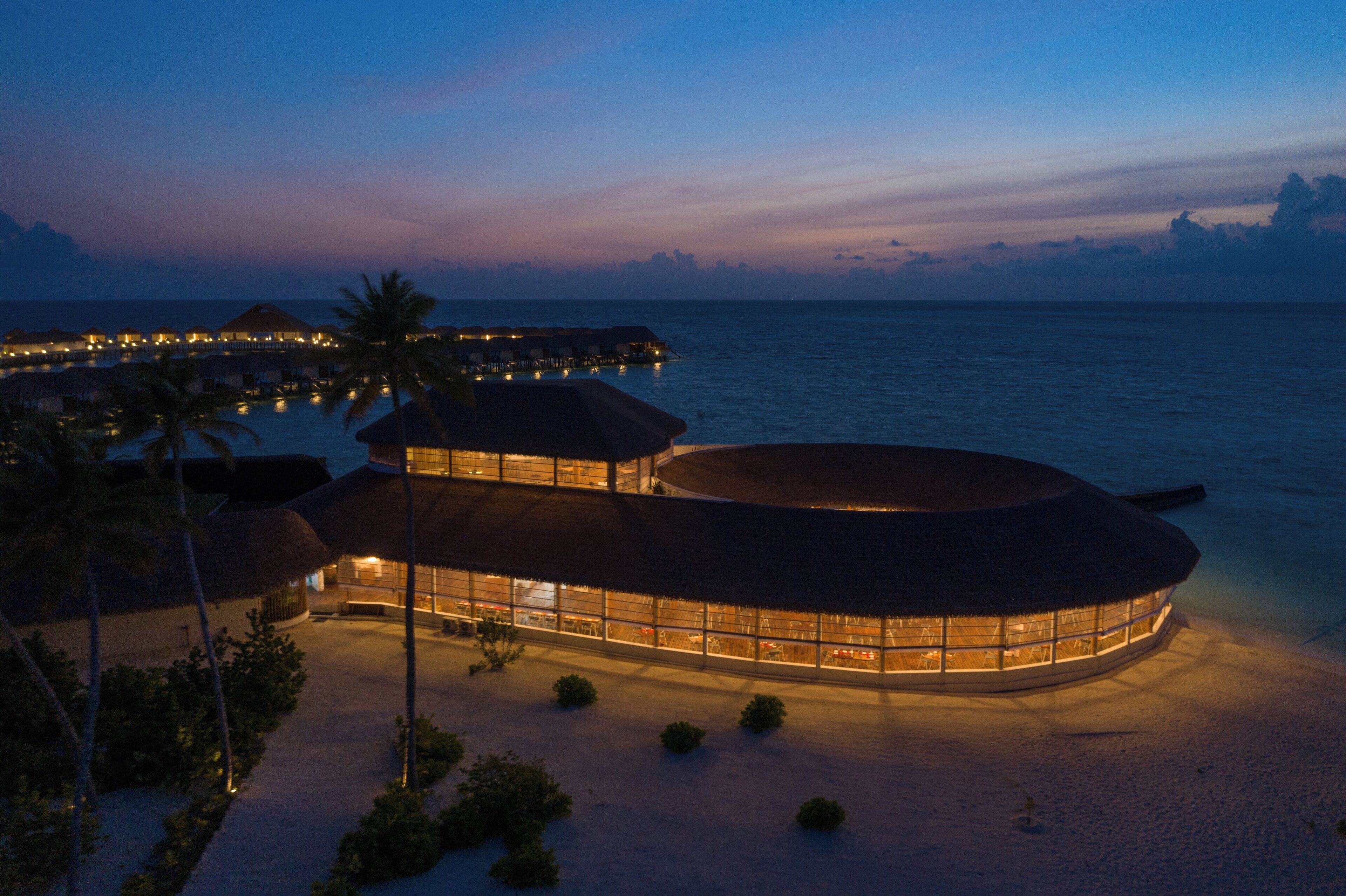 4 restaurants, international cuisine