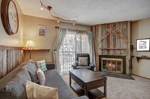 TV, fireplace - Downtown Pet Friendly Getaway!-Steps to Everything! Free Parking! (Breckenridge)