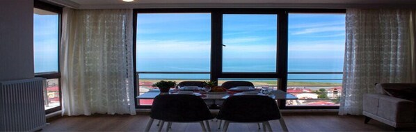 Classic-Apartment, Meerblick | Wohnbereich