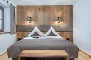 1 bedroom, iron/ironing board, Internet, bed sheets