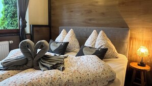 Căn hộ, 1 phòng ngủ, sân hiên, tầng trệt