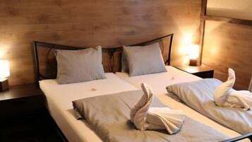 Apartment, 2 Schlafzimmer, Terrasse, Bergblick | Kostenloses WLAN, Bettwäsche