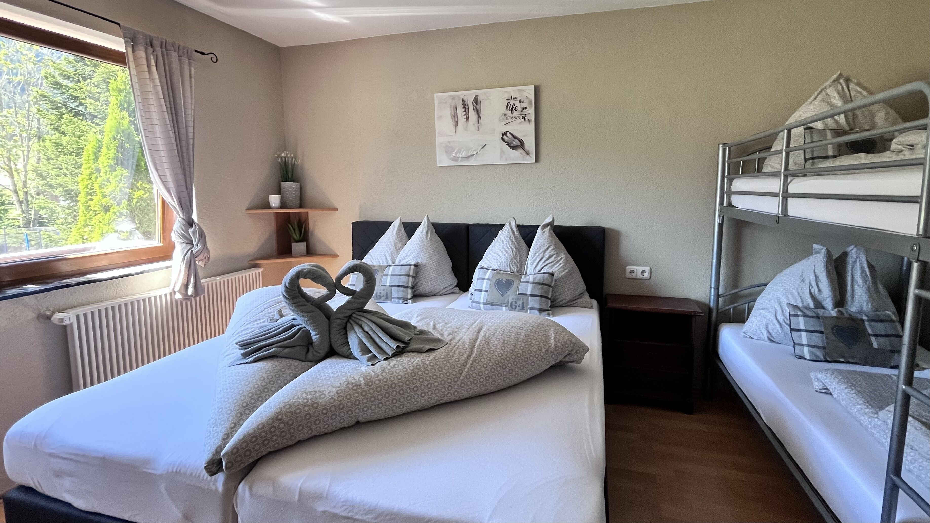 公寓, 2 間臥室, 露台, 山景 | 免費 Wi-Fi、床單