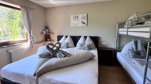 Apartment, 2 Bedrooms, Balcony, Mountain View | Free WiFi, bed sheets