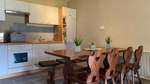 Apartment, 2 Bedrooms, Balcony, Mountain View | Free WiFi, bed sheets