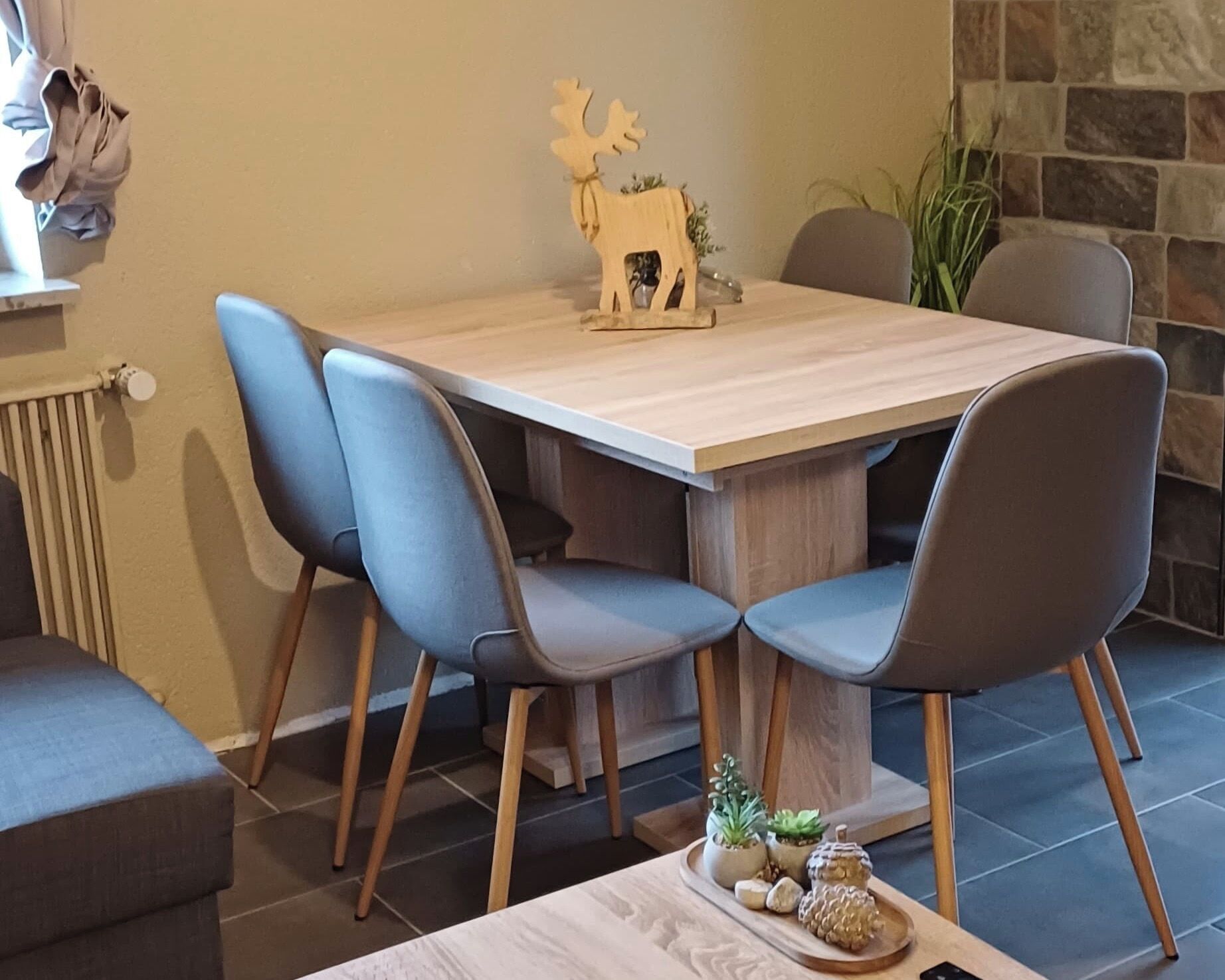 Standard-Apartment, 1 Schlafzimmer, Balkon, Bergblick (3) | Wohnbereich | 43-Zoll-Smart-TV mit Satellitenempfang