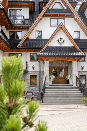 Front of property - Sadelski Dwor (Murzasichle)