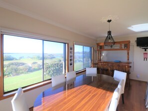 Dining - 27 Lakeside Drive, Mallacoota (Mallacoota)