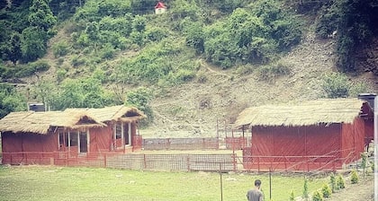 Small Town Sadhupul Cottages - River Retreat