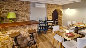 Se sirven desayunos, comidas y cenas