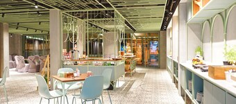 Samsen Street Hotel