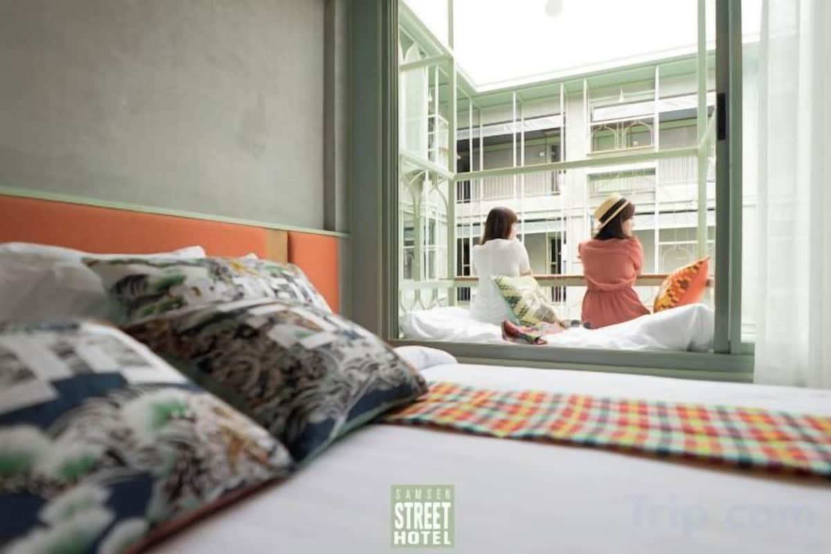 Premium bedding, minibar, desk, laptop workspace