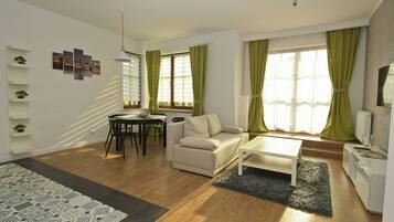 Apartment, Terrace | 1 bedroom, iron/ironing board, cots/infant beds, free WiFi