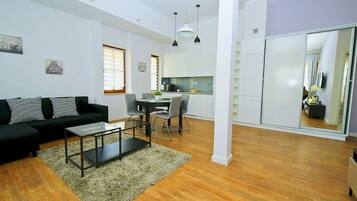 Apartment, Balcony | 1 bedroom, iron/ironing board, cots/infant beds, free WiFi