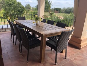 Outdoor dining
